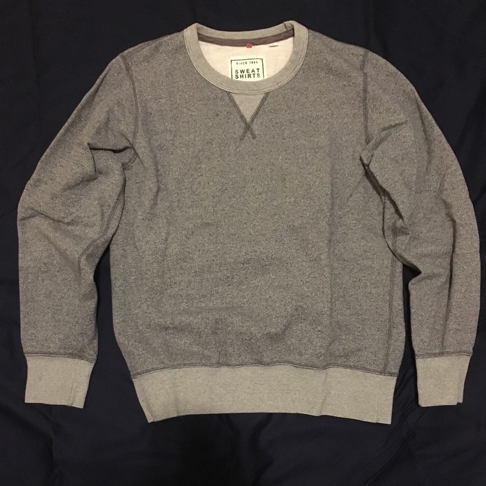 Uniqlo sweatshirt